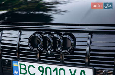 Позашляховик / Кросовер Audi e-tron 2019 в 