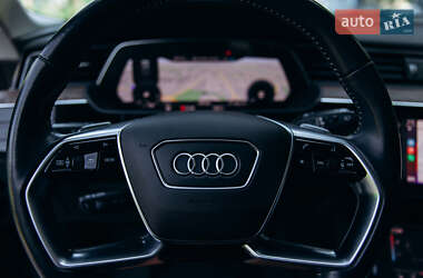 Позашляховик / Кросовер Audi e-tron 2019 в 