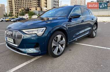 Внедорожник / Кроссовер Audi e-tron 2019 в 