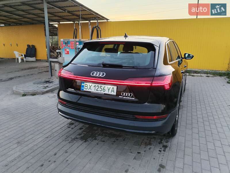 Внедорожник / Кроссовер Audi e-tron 2021 в Шепетовке