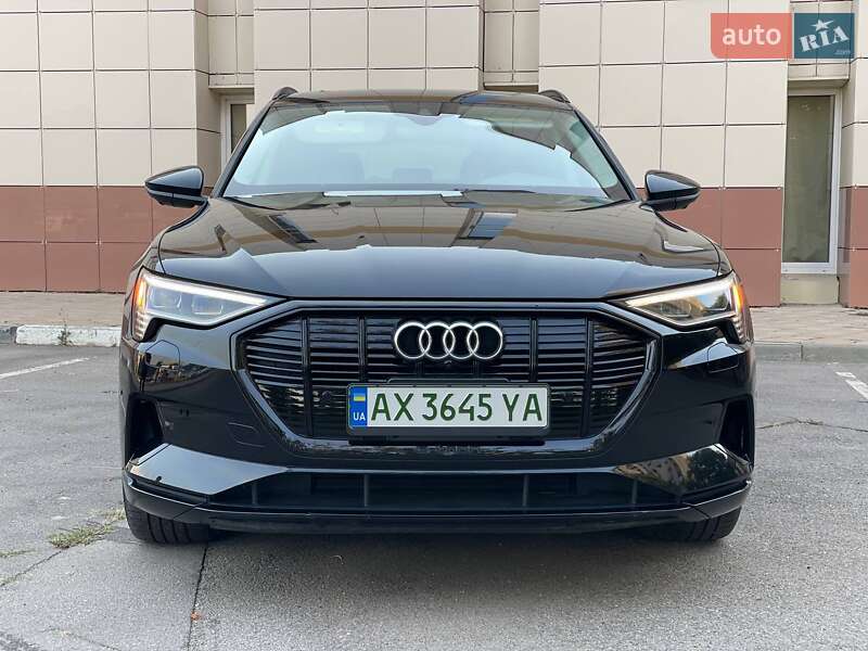 Позашляховик / Кросовер Audi e-tron 2021 в Києві
