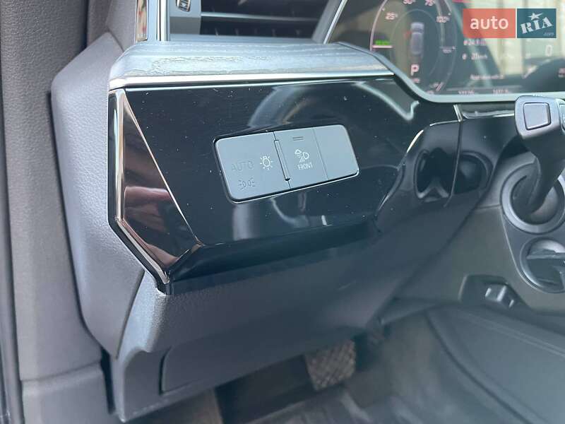 Позашляховик / Кросовер Audi e-tron 2021 в Києві