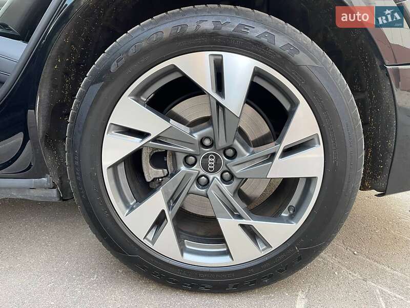 Позашляховик / Кросовер Audi e-tron 2021 в Києві