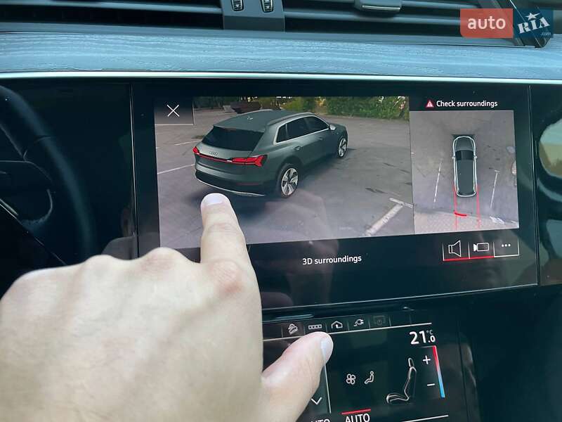 Позашляховик / Кросовер Audi e-tron 2021 в Києві