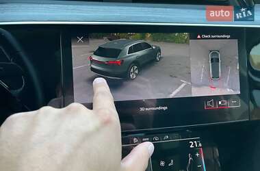 Внедорожник / Кроссовер Audi e-tron 2021 в 