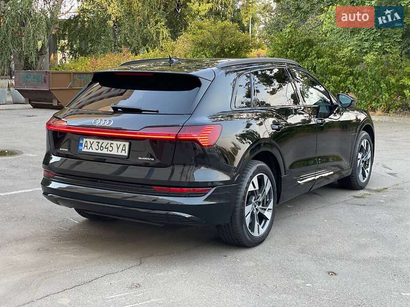 Позашляховик / Кросовер Audi e-tron 2021 в Києві