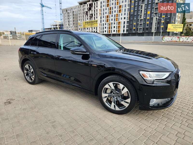 Позашляховик / Кросовер Audi e-tron 2021 в Києві