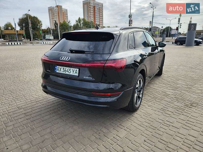 Позашляховик / Кросовер Audi e-tron 2021 в Києві
