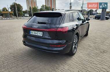 Внедорожник / Кроссовер Audi e-tron 2021 в 
