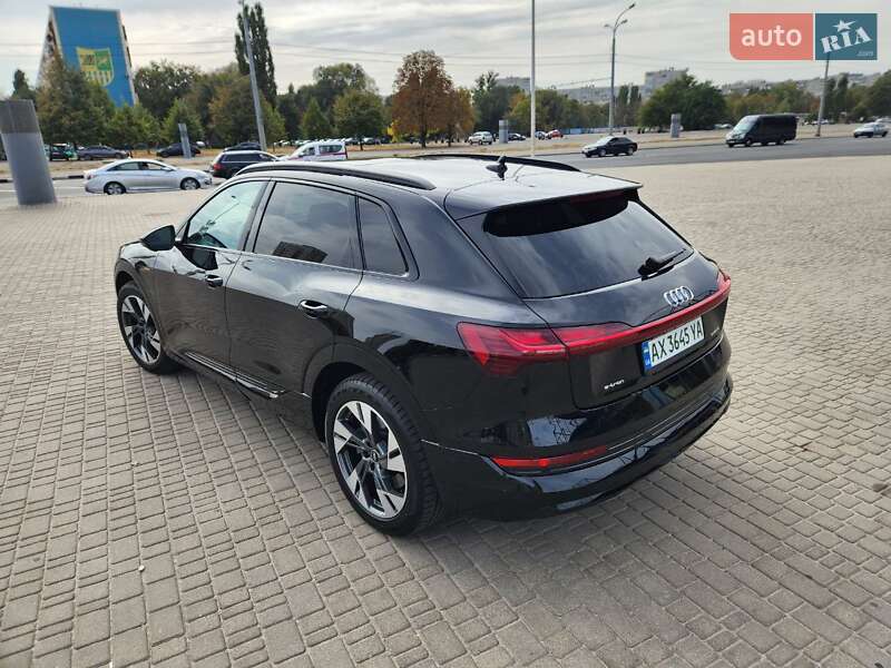 Позашляховик / Кросовер Audi e-tron 2021 в Києві