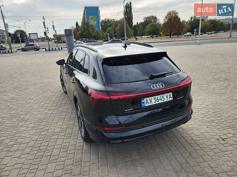 Позашляховик / Кросовер Audi e-tron 2021 в Києві