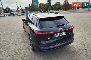 Внедорожник / Кроссовер Audi e-tron 2021 в 