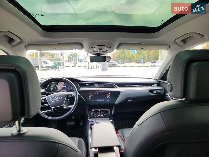 Позашляховик / Кросовер Audi e-tron 2021 в Києві