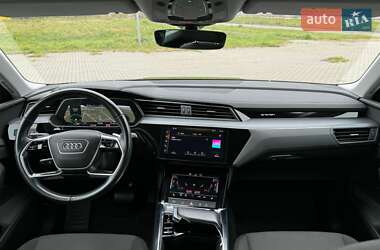 Позашляховик / Кросовер Audi e-tron 2019 в 