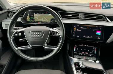 Позашляховик / Кросовер Audi e-tron 2019 в 