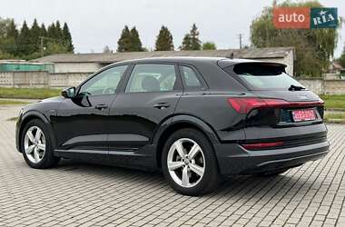 Позашляховик / Кросовер Audi e-tron 2019 в 