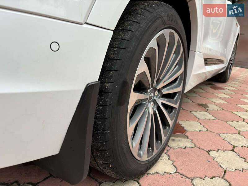 Внедорожник / Кроссовер Audi e-tron 2019 в Хмельницком