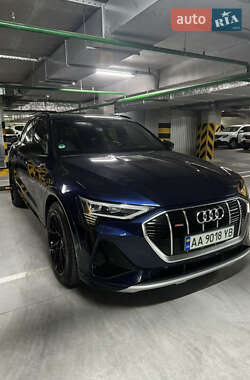 Позашляховик / Кросовер Audi e-tron 2020 в 