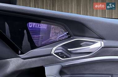 Внедорожник / Кроссовер Audi e-tron 2019 в 