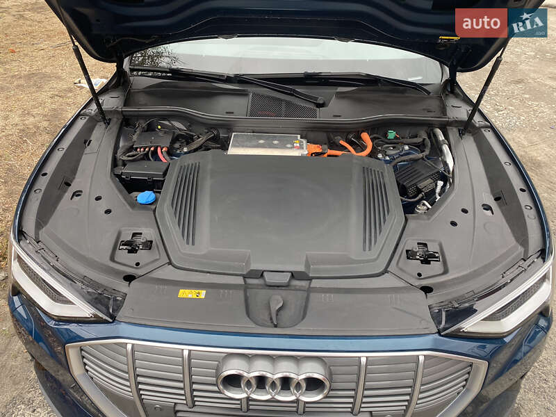Внедорожник / Кроссовер Audi e-tron 2022 в Полтаве