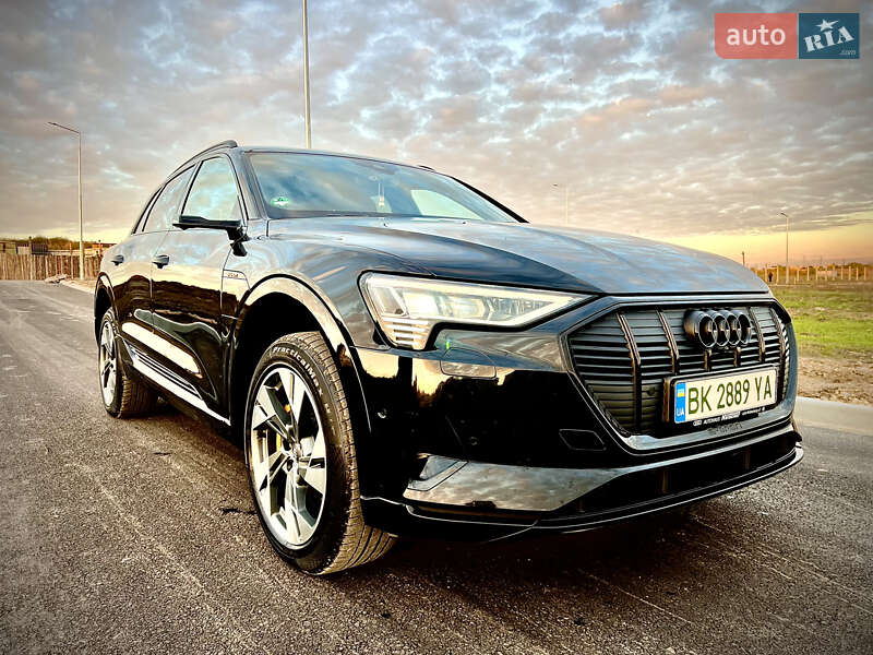 Внедорожник / Кроссовер Audi e-tron 2019 в Ровно