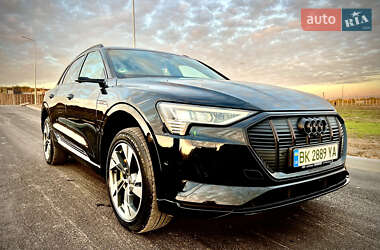 Внедорожник / Кроссовер Audi e-tron 2019 в 