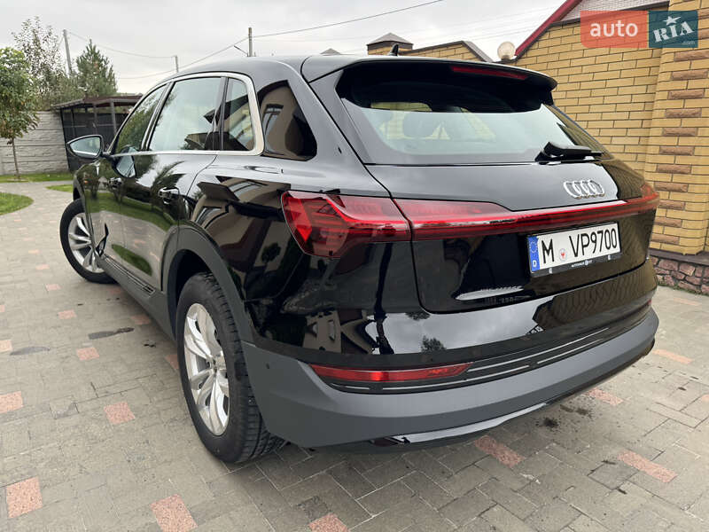 Позашляховик / Кросовер Audi e-tron 2021 в Житомирі
