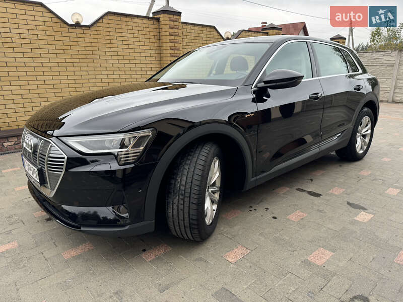 Позашляховик / Кросовер Audi e-tron 2021 в Житомирі