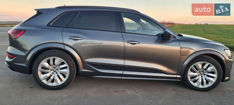 Внедорожник / Кроссовер Audi e-tron 2021 в Хмельницком