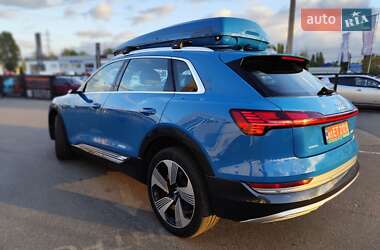 Внедорожник / Кроссовер Audi e-tron 2019 в 