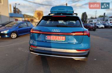 Внедорожник / Кроссовер Audi e-tron 2019 в 