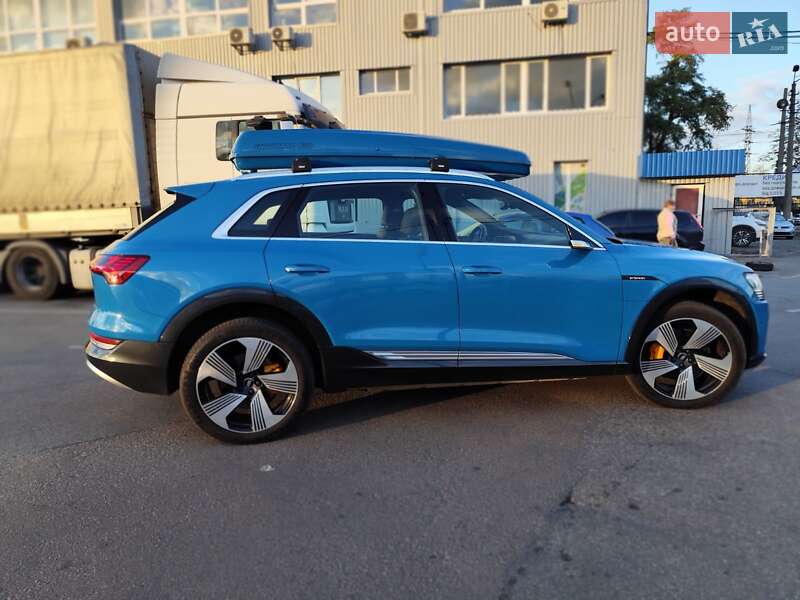 Внедорожник / Кроссовер Audi e-tron 2019 в Киеве