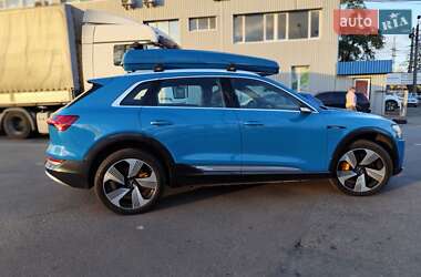 Внедорожник / Кроссовер Audi e-tron 2019 в 