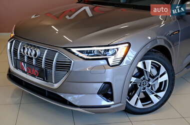 Внедорожник / Кроссовер Audi e-tron 2020 в 