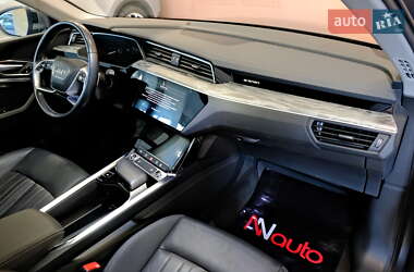 Внедорожник / Кроссовер Audi e-tron 2020 в 