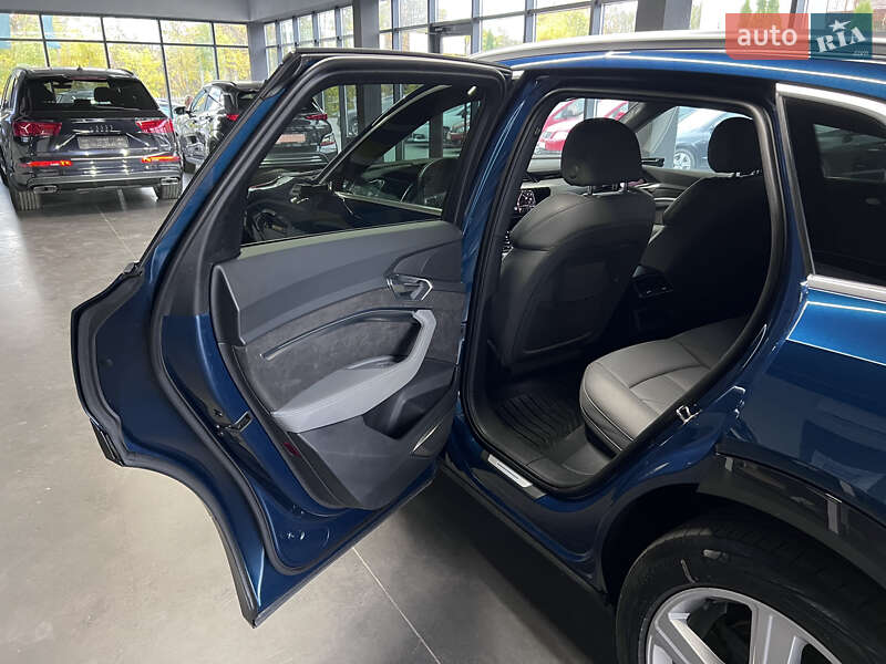 Позашляховик / Кросовер Audi e-tron 2019 в Нововолинську