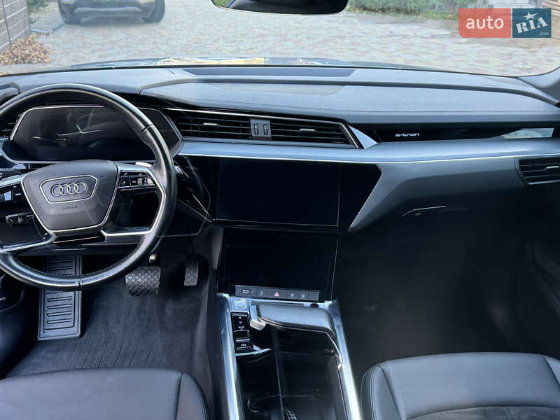 Внедорожник / Кроссовер Audi e-tron 2019 в Львове