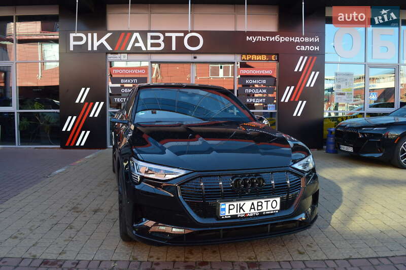 Внедорожник / Кроссовер Audi e-tron 2020 в 