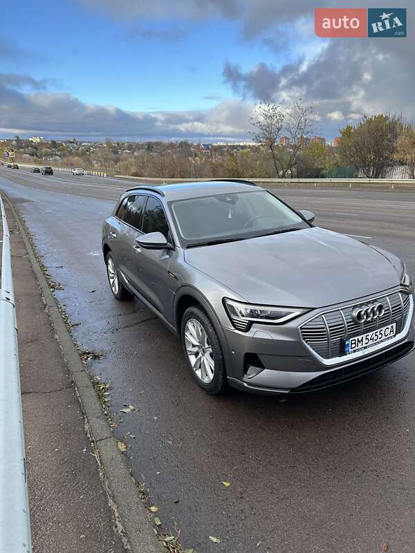 Позашляховик / Кросовер Audi e-tron 2019 в Сумах