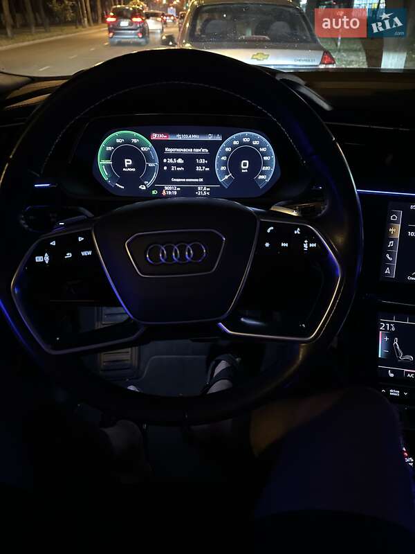 Позашляховик / Кросовер Audi e-tron 2019 в Сумах