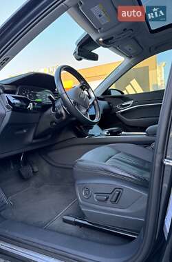 Внедорожник / Кроссовер Audi e-tron 2019 в 