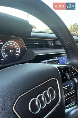 Внедорожник / Кроссовер Audi e-tron 2019 в 
