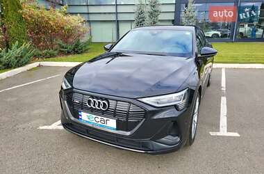 Внедорожник / Кроссовер Audi e-tron 2020 в 