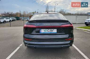 Внедорожник / Кроссовер Audi e-tron 2020 в 