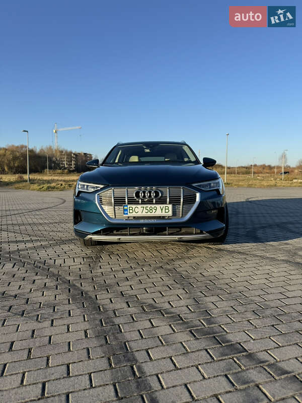 Позашляховик / Кросовер Audi e-tron 2019 в Львові фото 23 Позашляховик / Кросовер Audi e-tron 2019 в Львові
