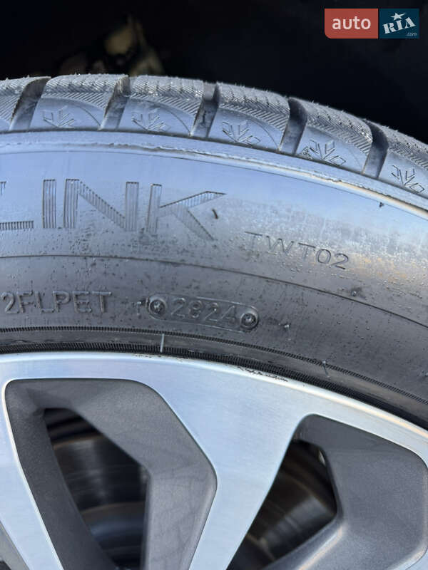 Позашляховик / Кросовер Audi e-tron 2019 в Львові фото 34 Позашляховик / Кросовер Audi e-tron 2019 в Львові