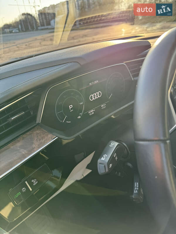 Позашляховик / Кросовер Audi e-tron 2019 в Львові фото 50 Позашляховик / Кросовер Audi e-tron 2019 в Львові