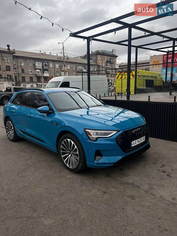 Внедорожник / Кроссовер Audi e-tron 2019 в Днепре