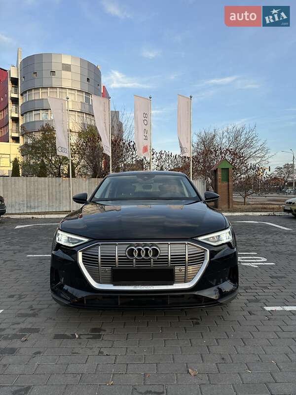Внедорожник / Кроссовер Audi e-tron 2021 в Киеве