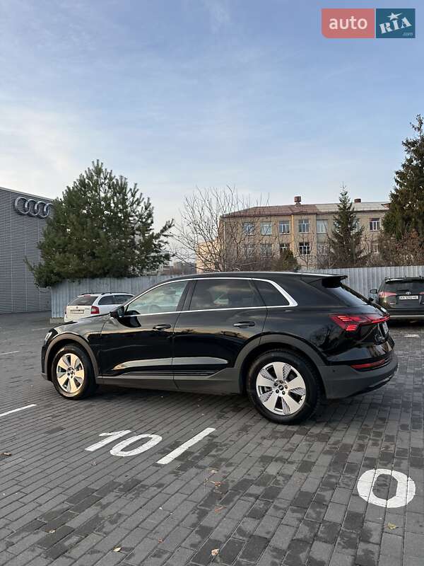 Внедорожник / Кроссовер Audi e-tron 2021 в Киеве